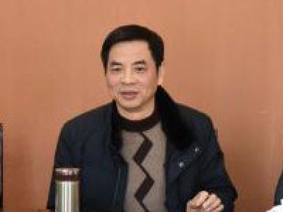 余信華：長壽區(qū)進修學(xué)校校長