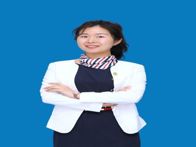 張芙蓉：中學(xué)生物教師，奉節(jié)縣骨干教師，奉節(jié)縣高中生物教研員，獲重慶市優(yōu)質(zhì)課大賽一等獎(jiǎng)、市級(jí)優(yōu)課一等獎(jiǎng)，指導(dǎo)青年教師獲市級(jí)優(yōu)質(zhì)課大賽一等獎(jiǎng)，多次獲縣級(jí)各類競賽一等獎(jiǎng)