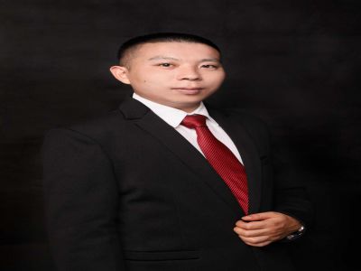 羅章富：中學地理教師，開州區(qū)優(yōu)秀教師，獲部級優(yōu)課大賽一等獎