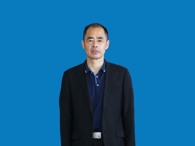 李炎海：中學(xué)化學(xué)教師，高級(jí)教師，湖北名師，來自黃岡分校，長期擔(dān)任清北班化學(xué)教學(xué)，學(xué)科功底深厚，教學(xué)作風(fēng)扎實(shí)，教學(xué)成績突出，深受學(xué)生喜愛