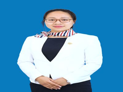 張英：中學(xué)數(shù)學(xué)教師，中學(xué)一級(jí)教師，西南大學(xué)研究生，教育學(xué)碩士，原云南玉溪市江川區(qū)第一中學(xué)優(yōu)秀教師，所教學(xué)生成績優(yōu)異，位于區(qū)內(nèi)前列