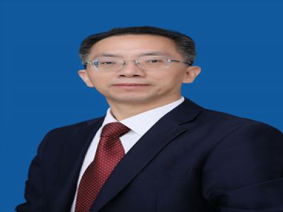 汪繼波:中學(xué)數(shù)學(xué)高級教師，曾任副校長、教導(dǎo)主任，年擔(dān)任年級主任、歷任高中數(shù)學(xué)教研組長、備課組長、班主任，廣州市白云區(qū)高三中心組成員等。多次獲教學(xué)成果一等獎，數(shù)名學(xué)生考入北大、清華、浙大、復(fù)旦、中大、武大等名校，曾獲市級“優(yōu)秀教師”、“優(yōu)質(zhì)課”競賽市級一等獎、省級二等獎，數(shù)學(xué)競賽省級“優(yōu)秀輔導(dǎo)教師”，“優(yōu)秀班主任”，等等。20多篇數(shù)學(xué)論文公開發(fā)表，其中2篇被中國人民大學(xué)《高中數(shù)學(xué)教與學(xué)》全文轉(zhuǎn)載。