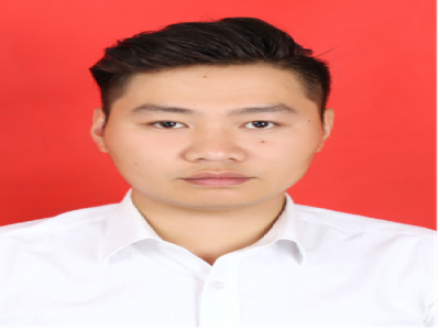 殷懷川：體育，本科學(xué)歷，曾獲得湖南省第十一屆大學(xué)生運(yùn)動(dòng)會(huì)游泳200米第四名400米第五名，曾多次在懷化市的市級(jí)比賽當(dāng)任裁判。大學(xué)期間各科成績優(yōu)異，同時(shí)是體育學(xué)院游泳隊(duì)隊(duì)長，配合教練擔(dān)任起游泳隊(duì)的訓(xùn)練任務(wù)。